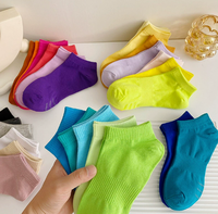 Chaussettes de sport en coton sans couture colorées, chaussettes de compression personnalisées pour hommes, chaussettes athlétiques pour le basketball, tendance, douces et respirantes