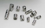 Usine directe moderne finition satinée acier inoxydable 304 tige support de barre transversale balustrade mains courantes escalier tuyau poteau connecteur