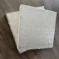 Panneau sandwich métallique à âme en PU - Résistant au feu et à l'eau, écologique, pour la construction de chambres froides extérieures, toitures, murs, ateliers, salles de bain