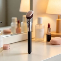 Kuas Makeup Datar Bersudut untuk Foundation & Contour, Kuas Blending Wajah Tunggal Sintetis Lembut, Logo Kustom Grosir