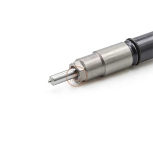 Conjunto de Inyector de Combustible Diesel Common Rail 23670-30400 23670-39365 295050-0200 295050-0460 - Product Image 2