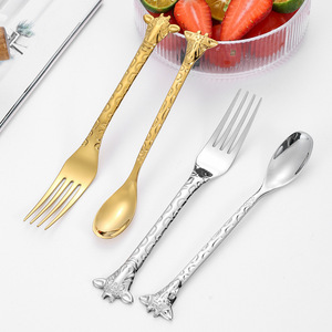 Sản Phẩm Mới 18/10 Thép Không Gỉ Trà Muỗng Nổi Con Hươu Cao Cổ Hình Dạng Cà Phê Trà Khuấy Muỗng Ngã Ba - Product Image 1