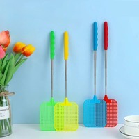 Ventes directes d'usine de tapette à mouches en plastique rétractable de 28 pouces, disponible en plusieurs couleurs, avec une poignée durable