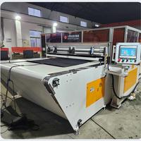 Machine de découpe automatique de couverture en PVC de tableau de bord pour garniture intérieure de voiture nouvel état avec composants de moteur et de pompe à noyau