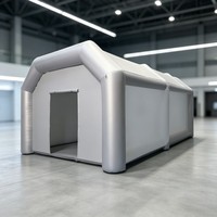 Tente publicitaire gonflable commerciale avec panneaux transparents et structure renforcée pour la planification d'événements et la promotion de marque