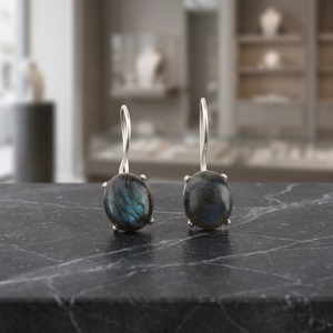 Nouvelles boucles d'oreilles élégantes faites à la main en labradorite grise, en argent sterling 925 plaqué, pour femmes et filles. - Product Image 1
