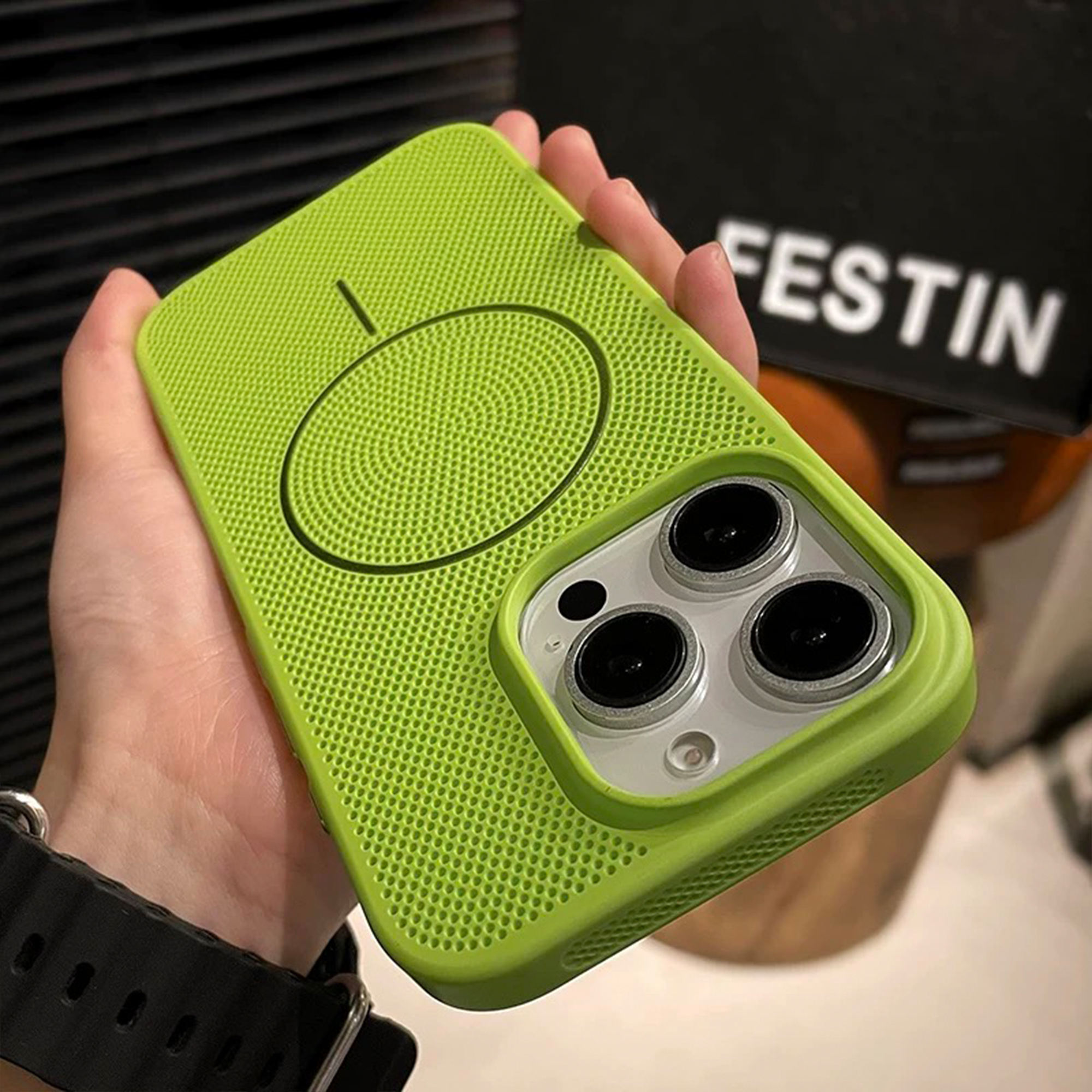 เรืองแสงสีเขียว