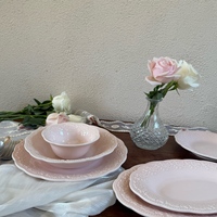 Service de vaisselle en céramique rose rétro français fabriqué en usine, motif en relief, couleur sous-glaçure douce et féerique, sans BPA
