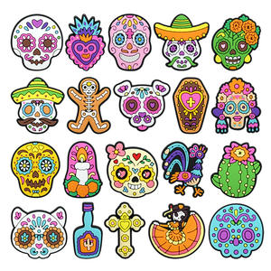 Bloemrijke suiker-schedel schoenbedels met Mexicaanse Día de Muertos schoenpins, op maat gemaakte kleurrijke decoraties voor klompen - Product Image 1
