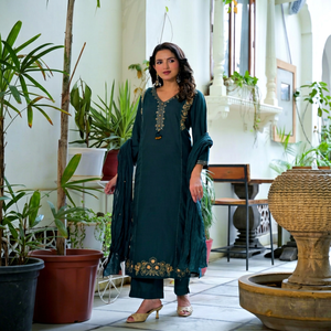 Ensemble Salwar Kameez traditionnel indien pour femmes, en coton bleu sarcelle brodé, longueur genou, coupe classique, pour le printemps, l'été et l'automne - Product Image 1