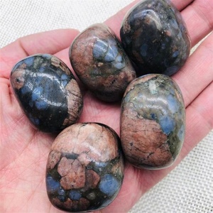 Vente en gros en vrac, pierre de tache bleue polie naturelle, pierre de verre en cristal de saphir pour jardin - Product Image 1