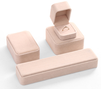 Boîte à Bague en Velours Rouge en Promotion, Emballage de Bijoux Carré à Coins Arrondis, Étui à Longue Chaîne Couleur Personnalisée, Boîtes à Bijoux Personnalisées en Velours