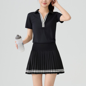 Ensemble jupe de tennis grande taille bicolore avec haut à col polo et jupe plissée taille haute pour le golf et le pickleball - Product Image 4