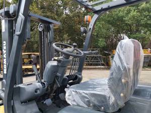 2025 100% Original Japan Komatsu FD50 5/7/10 Ton Used Diesel Forklift Two Stage Mast - Product Image 4