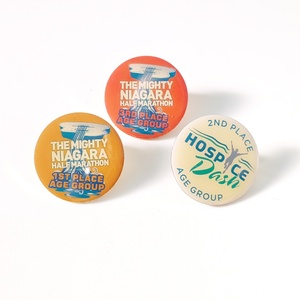 ผู้ผลิตขายส่งเข็มกลัดโลหะลายการ์ตูนน่ารักแบบกำหนดเอง พิมพ์อีพ็อกซี่ ป้ายติดเสื้อแบบกำหนดเอง เข็มกลัดเคลือบแข็งและเคลือบนิ่ม - Product Image 2