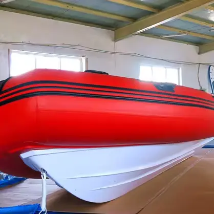 Fabbrica costola barca sportiva 430 480 barche da corsa FRP rigido gommone con scafo in vetroresina