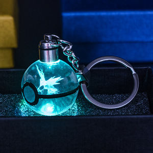 Vente en gros de <span class=keywords><strong>porte</strong></span>-clés en cristal K9 de 30 mm avec lumière LED et gravure laser 3D pour enfants, cadeaux sur le thème de l'anime - Product Image 5
