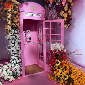 ตู้โทรศัพท์สีชมพูสำหรับงานแต่งงาน พร้อมสมุดบันทึกเสียงแขก ตู้โทรศัพท์ลอนดอนตกแต่งด้วยดอกไม้ สำหรับตกแต่งฉากหลังงานแต่งงาน - Product Image 1
