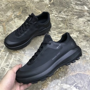 รองเท้าผู้ชายแบบผูกเชือกสีดำลายทางสไตล์ใหม่ประจำฤดูร้อนปี 2026 พร้อมพื้นรองเท้ายางหนาและหน้าผ้าตาข่ายระบายอากาศได้ดี - Product Image 5