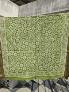 ผ้าซิ่นพิมพ์ลายบล็อกไม้ทำมือ ผ้าฝ้าย 100% ลายใบไม้ ผ้าพันคอ ผ้าปาเรโอ ชุดชายหาดผู้หญิงสุดหรู คอลเลคชั่นขายส่ง - Product Image 6