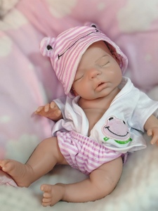 ตุ๊กตา<span class=keywords><strong>เด็ก</strong></span>เกิดใหม่ขนาด 10 นิ้ว ทำจากซิลิโคนทั้งตัว เหมือน<span class=keywords><strong>จริง</strong></span> วาดลายด้วยมือ ตุ๊กตาซิลิโคนเด็กเกิดใหม่สำหรับเด็ก - Product Image 1