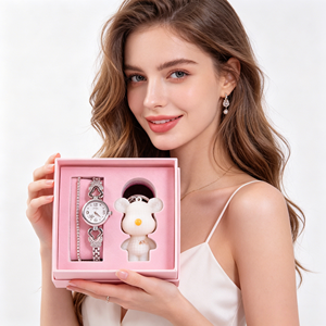 Coffret <span class=keywords><strong>cadeau</strong></span> 3-en-1 <span class=keywords><strong>pour</strong></span> femme Lunaire : montre, bracelet et porte-clés ours, boîte <span class=keywords><strong>cadeau</strong></span> rose de luxe <span class=keywords><strong>pour</strong></span> elle, <span class=keywords><strong>cadeau</strong></span> d'anniversaire/Saint-Valentin - Product Image 1