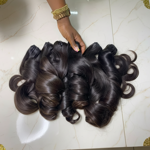 Fornitore all'ingrosso di extension di capelli umani vergini ricci naturali italiani e cambogiani - Product Image 2