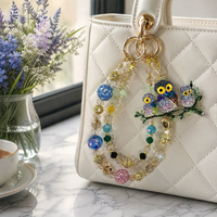 Breloque de téléphone de luxe en forme de famille de hiboux, ornée de perles, avec cristaux multicolores et dorés, porte-clés et pendentif de sac, fait main, vente en gros