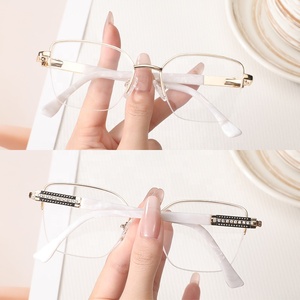 <span class=keywords><strong>Gafas</strong></span> <span class=keywords><strong>de</strong></span> Metal con Protección Anti Luz Azul <span class=keywords><strong>para</strong></span> Mujer, Certificación ISO9001, <span class=keywords><strong>para</strong></span> Estudiantes que Ven la Pizarra y Hacen Tareas Cómodamente - Product Image 1