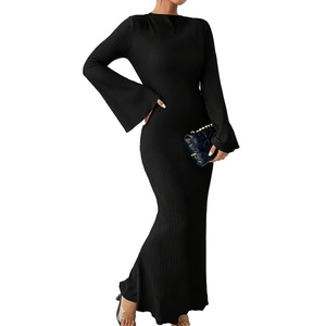 Vente en gros de robes maxi en tricot pour femmes, personnalisables, nouvelle collection automne-hiver, col rond, manches longues, coupe ajustée, style tendance - Product Image 2