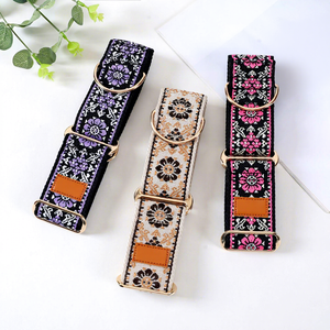 Nuevo Collar para Perro Martingale de Poliéster Ajustable, Estilo Nacional, Antiexplosión, con Diseño Floral y Patrón de Galgo Blanco - Product Image 1