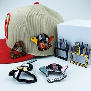Badge en métal pour casquette de baseball, broche émaillée, design de personnage, épingle à fermoir papillon, accessoire décoratif pour adultes - Product Image 4