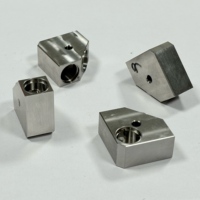 Services d'usinage CNC sur mesure de haute précision avec électroérosion à fil pour l'usinage de l'aluminium, du laiton et de l'acier inoxydable