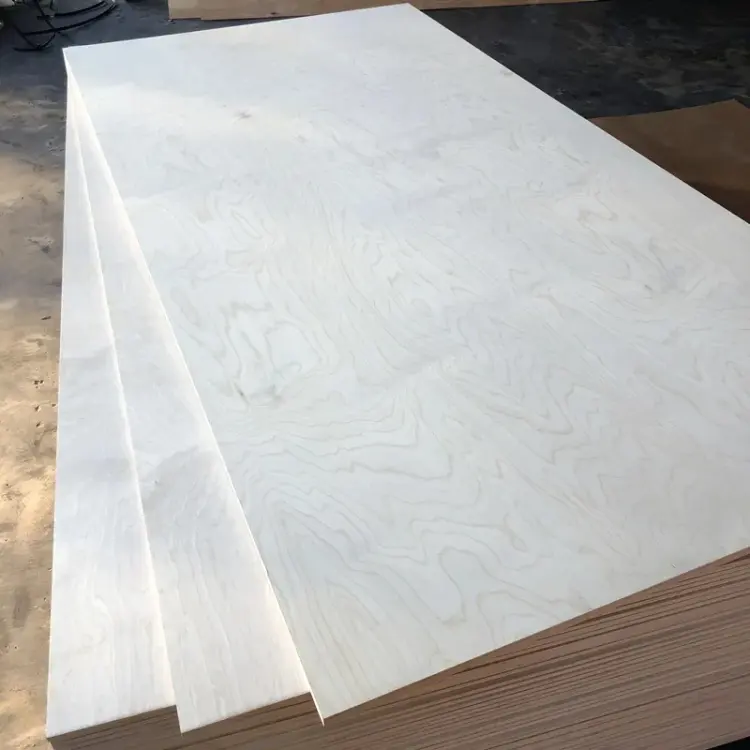 لوحات خشبية تجارية رقائق خشبية كاملة 3-18مم من المصنع لصف E0 c/d Baltic Birch 4x8 لوحات خشبية رقائق 18مم
