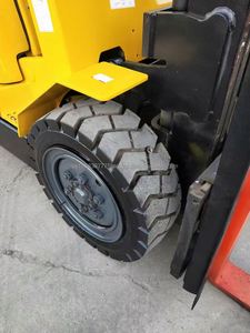 Chariot élévateur contrepoids diesel 3,5T de haute qualité pour la manutention, avec moteur Isuzu d'occasion et pneus pneumatiques/solides – Très populaire - Product Image 5
