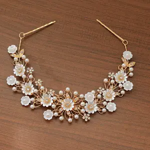 真珠とダイヤモンドの白い花の王冠がセットされたエレガントなブライダルウェディングヘッドドレス女性のためのティアラヘッドバンドヘアアクセサリー