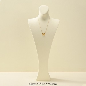 ชั้นวางโชว์สร้อยคอแบบใหม่สำหรับสินค้าใหม่ ทำจากไมโครไฟเบอร์ เหมาะสำหรับร้านขายเครื่องประดับ ใช้โชว์หน้าร้านหรือบนเคาน์เตอร์ - Product Image 2