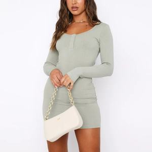 Mini-robe de mode en polyester, personnalisable OEM, sexy, dos nu, noire, moulante, vente en gros - Product Image 6