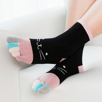 Coton peigné cinq doigts chaussettes femmes mi-mollet chaussettes à la mode mignon dessin animé collège Style bas cinq orteil fendu chaussettes