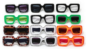 2026年 最新トレンド レトロファッションメガネ ホワイトスクエアフレーム ゼブラ柄 厚い長方形デザイン 男女兼用 - Product Image 6