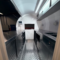 Remorque mobile pour la vente de crème glacée avec construction en acier inoxydable résistant à la rouille et isolé, machine avec chariot à crème glacée