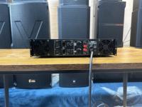 CD-2.888 Profesyonel Yüksek Güçlü Amfi 2 Kanal 8 Ohm 1600W Sahne Kullanımı Metal Gövde Dayanıklı ve Taşınabilir 12/15/18 inç Uyumlu