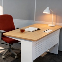 Base de table robuste en acier blanc à montage facile avec fente pour câbles et pieds réglables – Idéale pour postes de travail et tables de maison