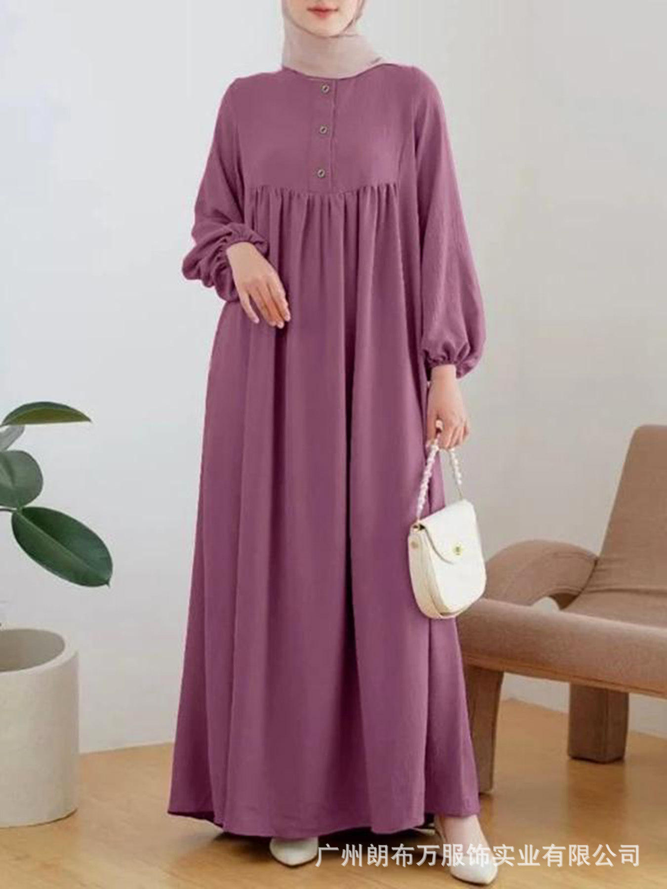 สีแดงอมม่วง