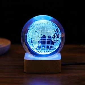 3D-Lasergravur Sonnensystem Crystal Magic Ball Glas geätzt Moon Night Galaxy Ball mit LED-Licht Holz basis - Product Image 2