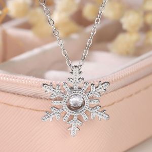 Collar Elegante de Alta Gama para Mujer, Diseño de Colgante de Copo de Nieve Blanco, Cadena de Eslabones Geométricos, Latón con Circonita, para Aniversario - Product Image 2