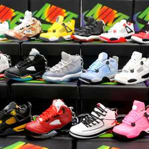 พวงกุญแจรองเท้าบาสเก็ตบอลจำลอง Aj2-12 ของตกแต่งกระเป๋าและเครื่องประดับแขวน  ขั้นต่ำในการสั่งซื้อน้อย - Product Image 1