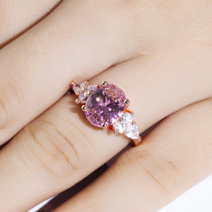 Anello da Donna Rosa Ovale Stile Principessa, Elegante Gioiello Regolabile in Lega per Fidanzamento - Product Image 4