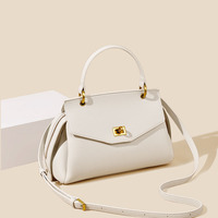 Sac à bandoulière carré en PU haut de gamme pour femme, grande capacité, style rotatif simple, best-seller transfrontalier Baoding Baigou