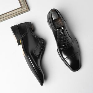 Chaussures Oxford noires pour hommes de style britannique, sur mesure et de luxe, pour occasions décontractées, professionnelles et formelles - Product Image 2